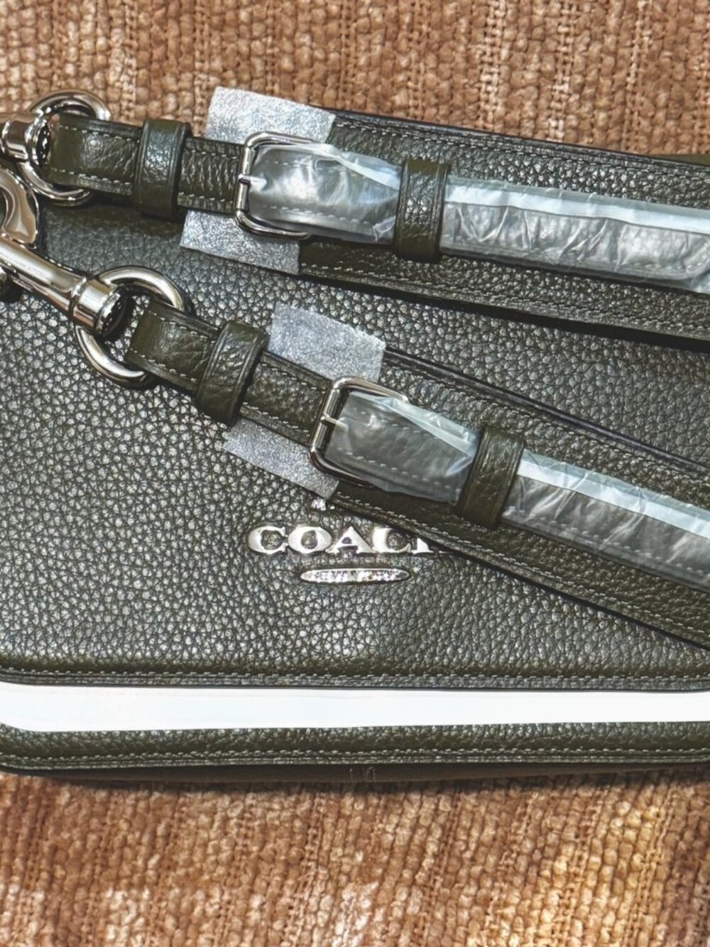 Coach Olive Jes Messinger Bag - Picture 10 of 13